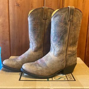 Smoky mountain “broken in look” Cowboy Ladies 8.5/Men 5.5. Brown